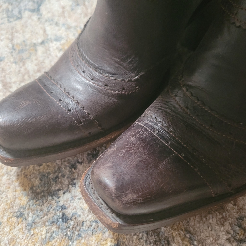 Women's western  dark brown leather cowboy boots size 7.5